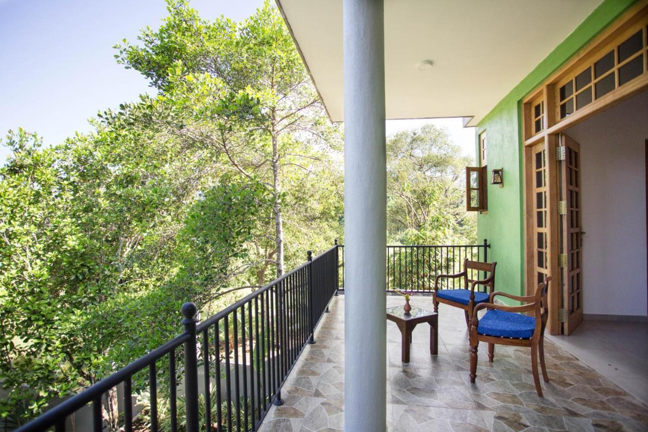Barefoot Bungalow Hikka Hikkaduwa Esterno foto