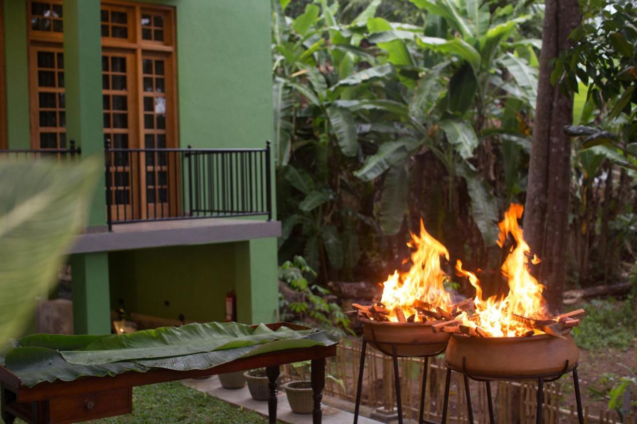 Barefoot Bungalow Hikka Hikkaduwa Esterno foto