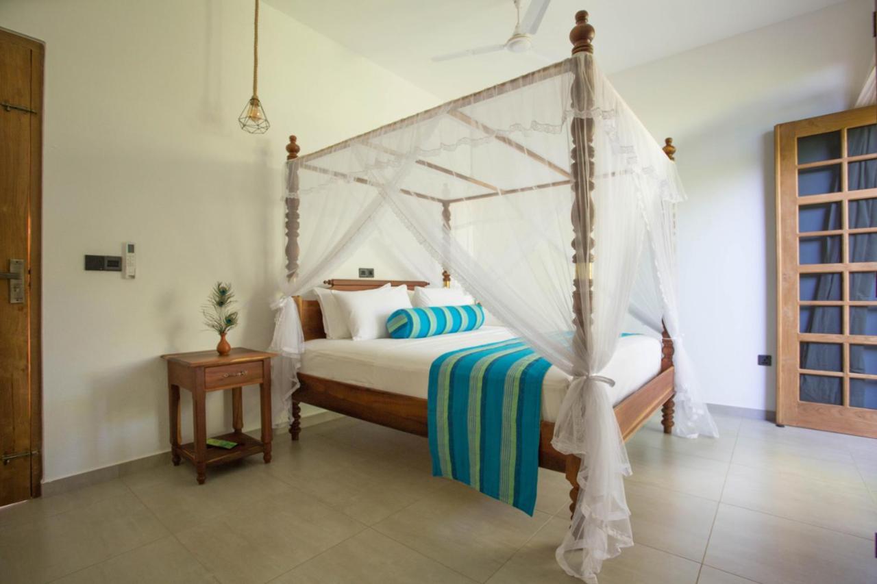Barefoot Bungalow Hikka Hikkaduwa Esterno foto