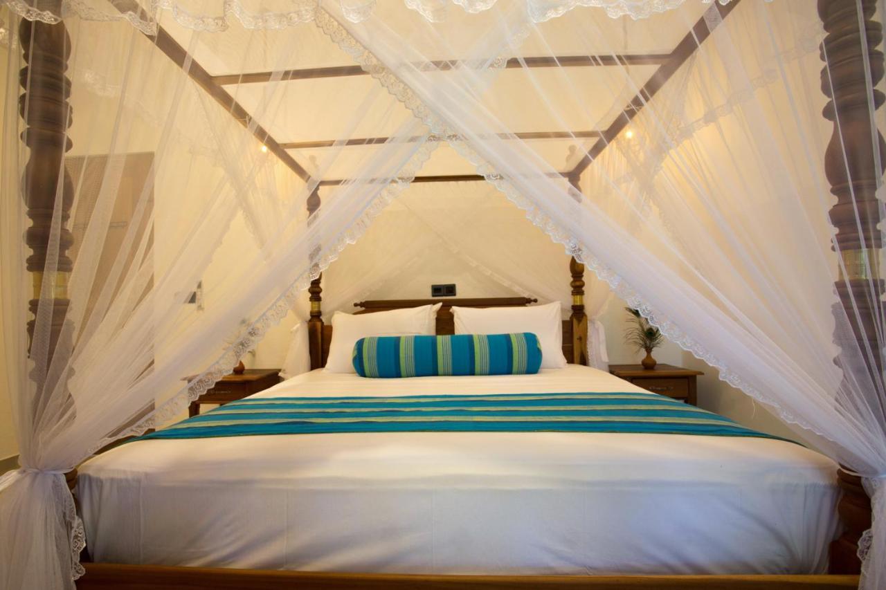Barefoot Bungalow Hikka Hikkaduwa Esterno foto