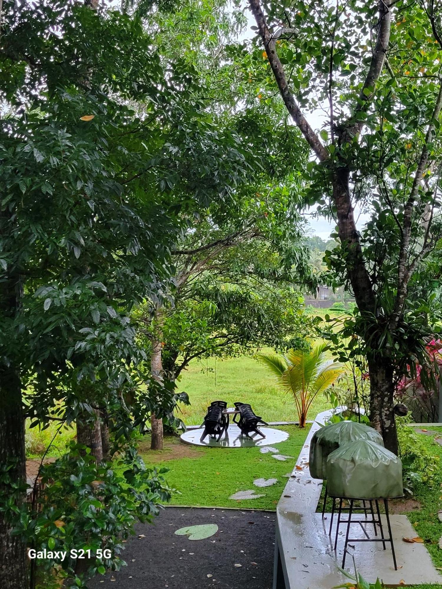 Barefoot Bungalow Hikka Hikkaduwa Esterno foto